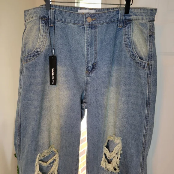 NWT Fashion Nova Drew Drop Waist Baggy Distressed Jeans, Size 16 - Picture 4 of 12